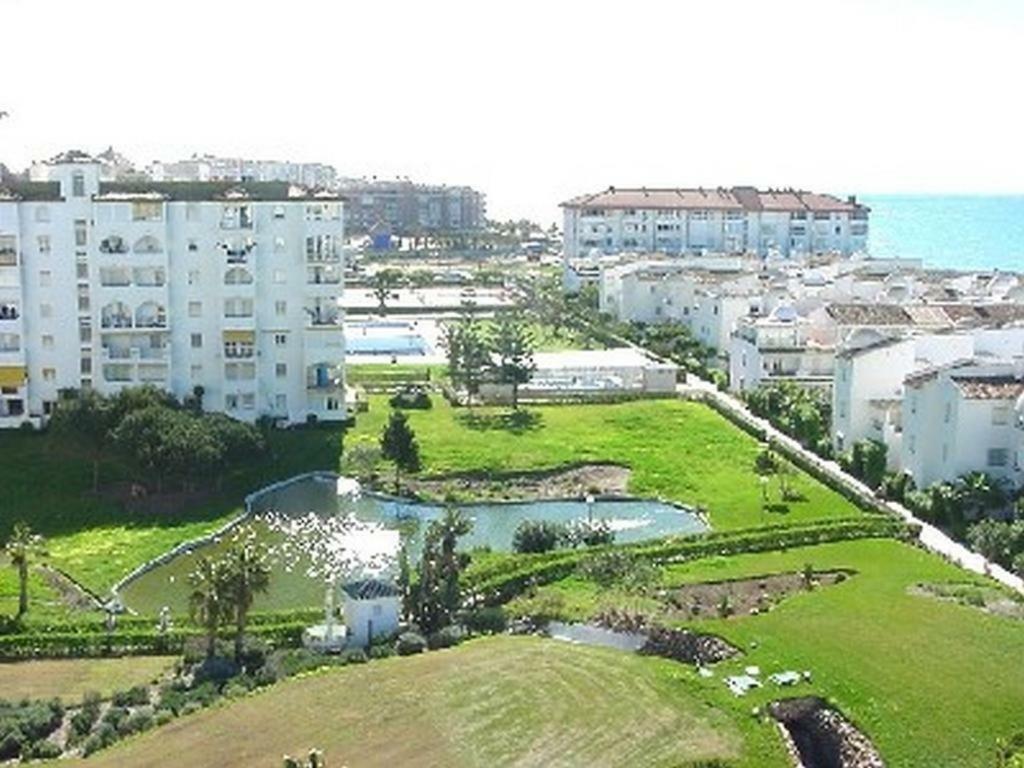 Apto. Urbanizacion Laguna Beach, 1ª Linea De Playa Torrox Eksteriør bilde